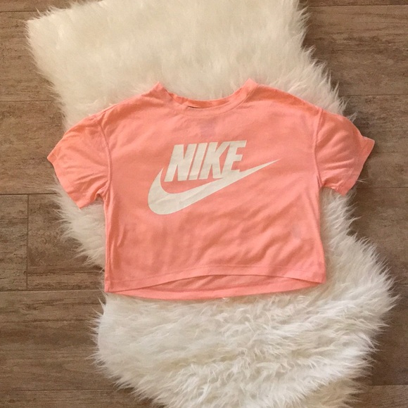 Nike Essential Crop T-Shirt